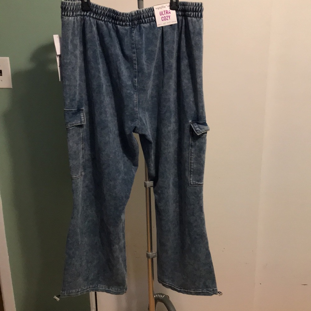 Women’s Blue Knit Cargo Pants with slightly bootcut - Picture 5 of 7